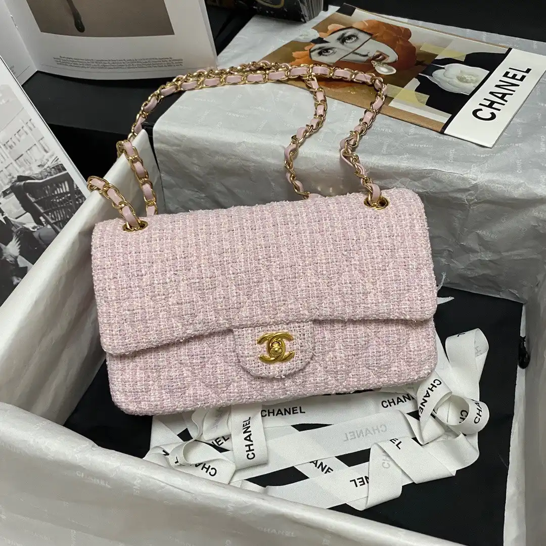 CHANEL CHANELASSIC HANDBAG