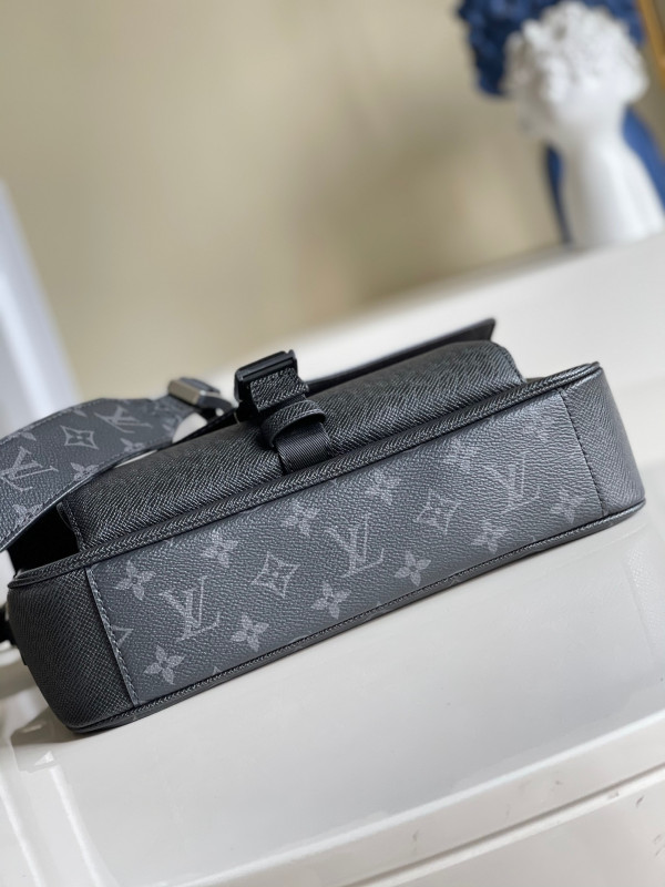 [FREE SHIPPING] LOUIS VUITTON NEW MESSENGER