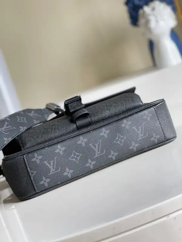 LOUIS VUITTON NEW MESSENGER