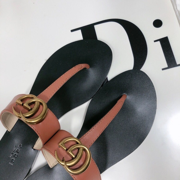 HOT SALE GUCCI Leather thong sandal with Double G