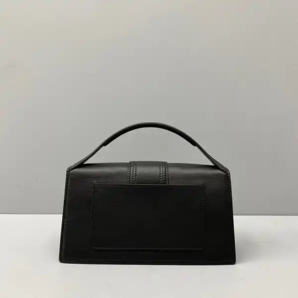 Bagsoffer JACQUEMUS Le grand Bambino