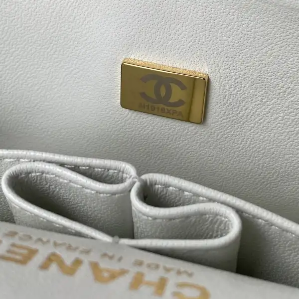 CHANEL FLAP BAG 23CM