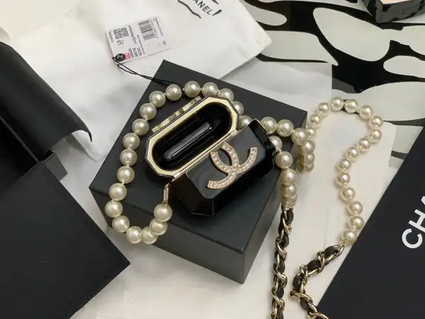 Firstbag Ru CHANEL AIRPODS CASE PRO NECKLACE