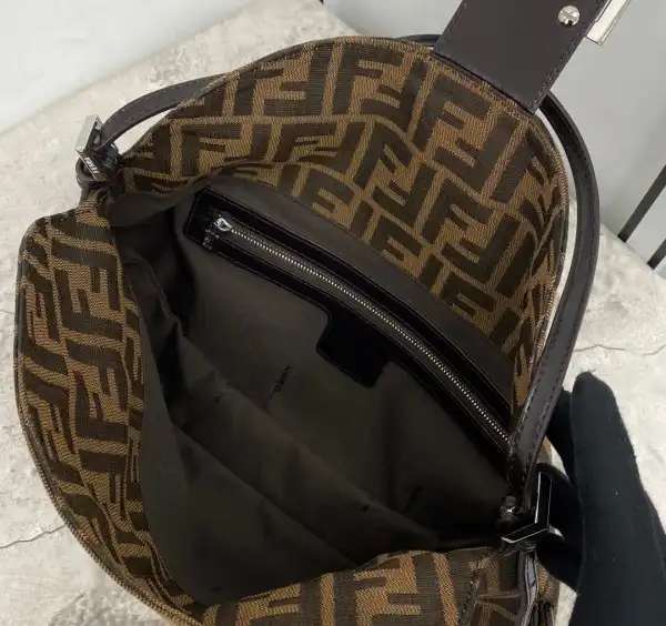 Firstbag Ru FENDI VINTAGE BAG