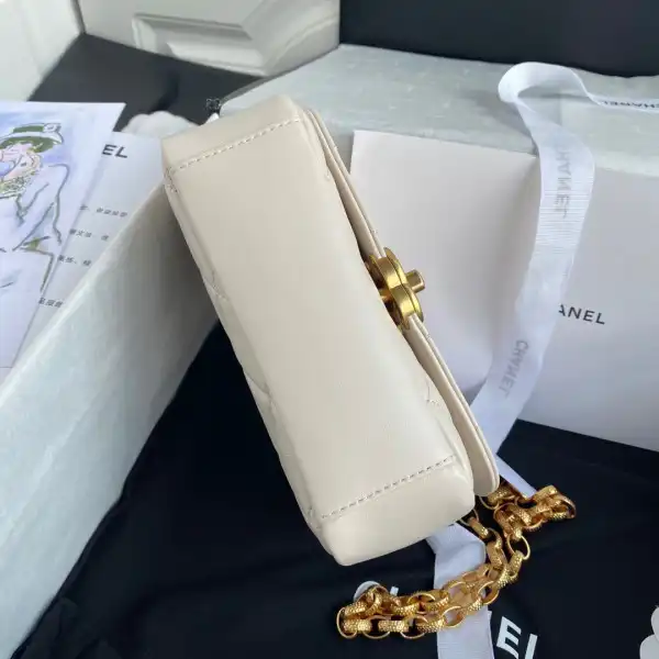 CHANEL SMALL FLAP BAG