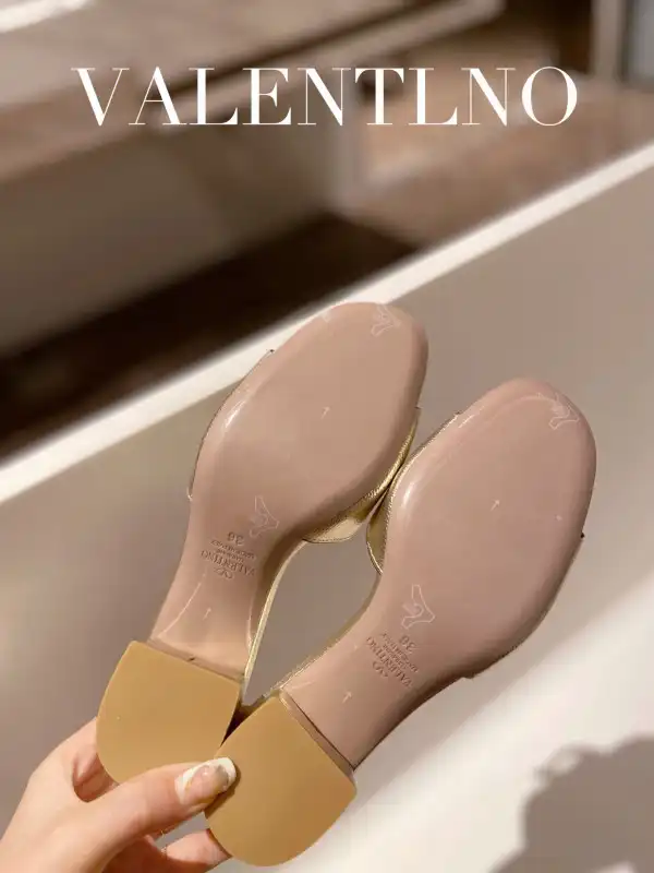 VALENTINO VLOGO SIGNATURE SLIDE SANDAL