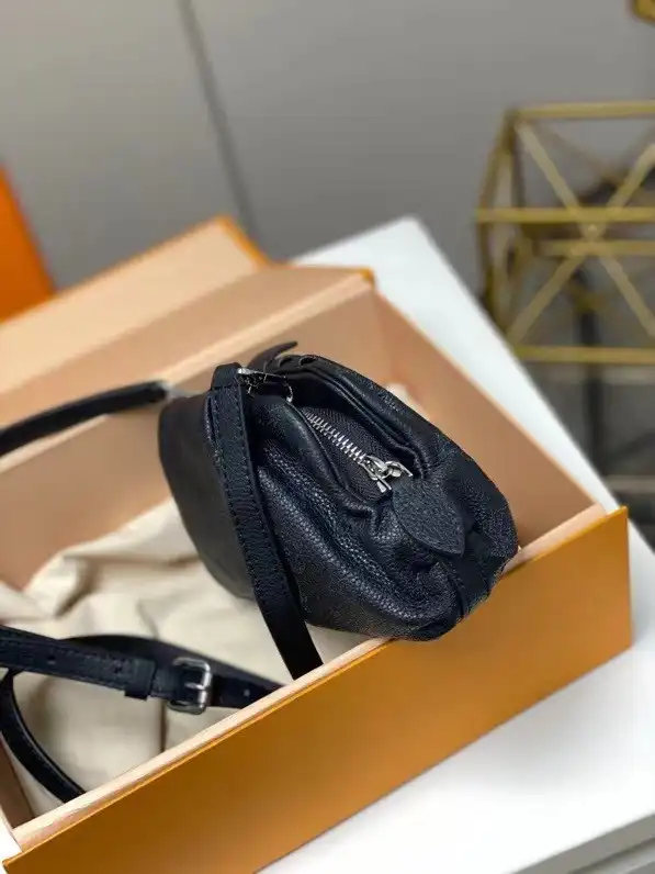 Firstbag Ru LOUIS VUITTON SCALA MINI POUCH