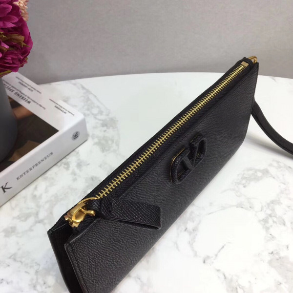 HOT SALE VALENTINO GARAVANI VSLING GRAINY CLUTCH