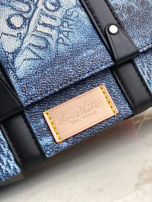 TO LOUIS VUITTON TRUNK SLINGBAG