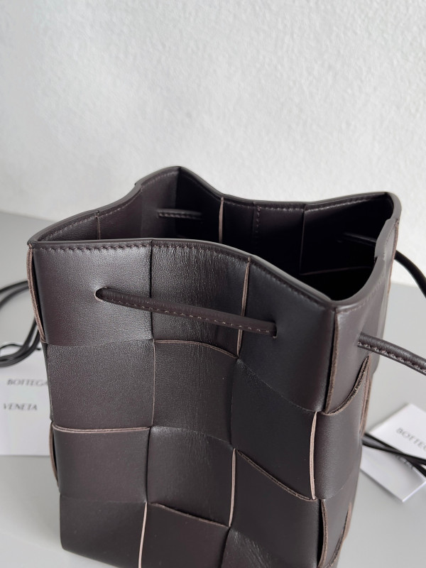 HOT SALE BOTTEGA VENETA Cassette Bucket Bag