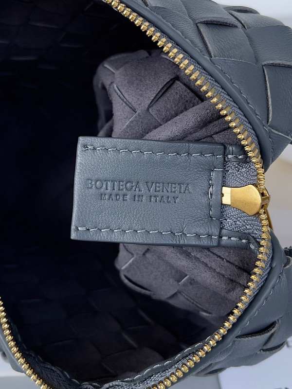 HOT SALE BOTTEGA VENETA Mini Loop Camera Bag