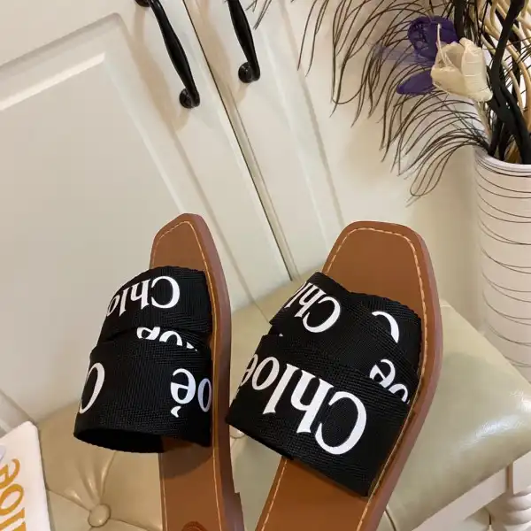 CHLOÉ woody flat mule