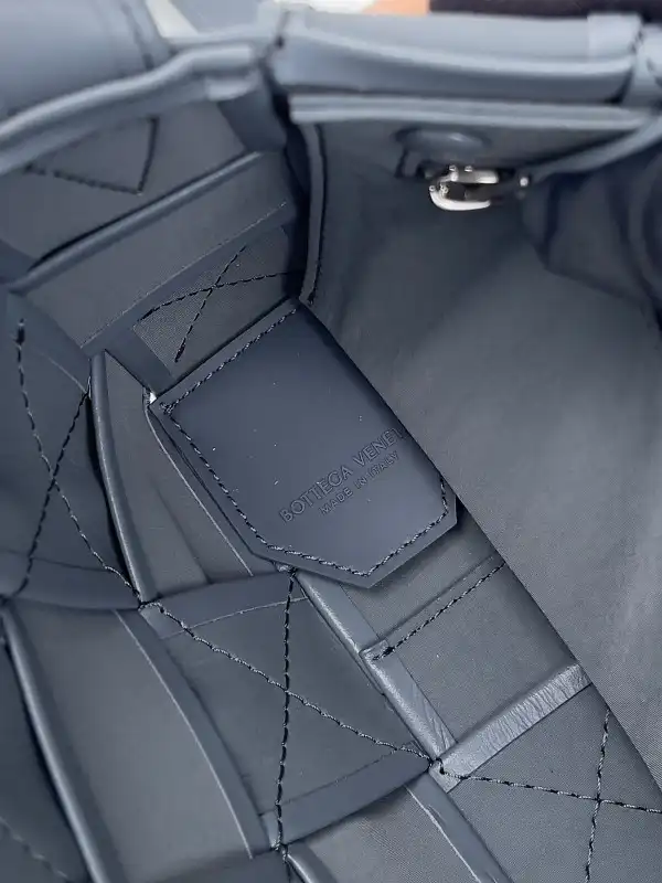 BOTTEGA VENETA CASSETTE