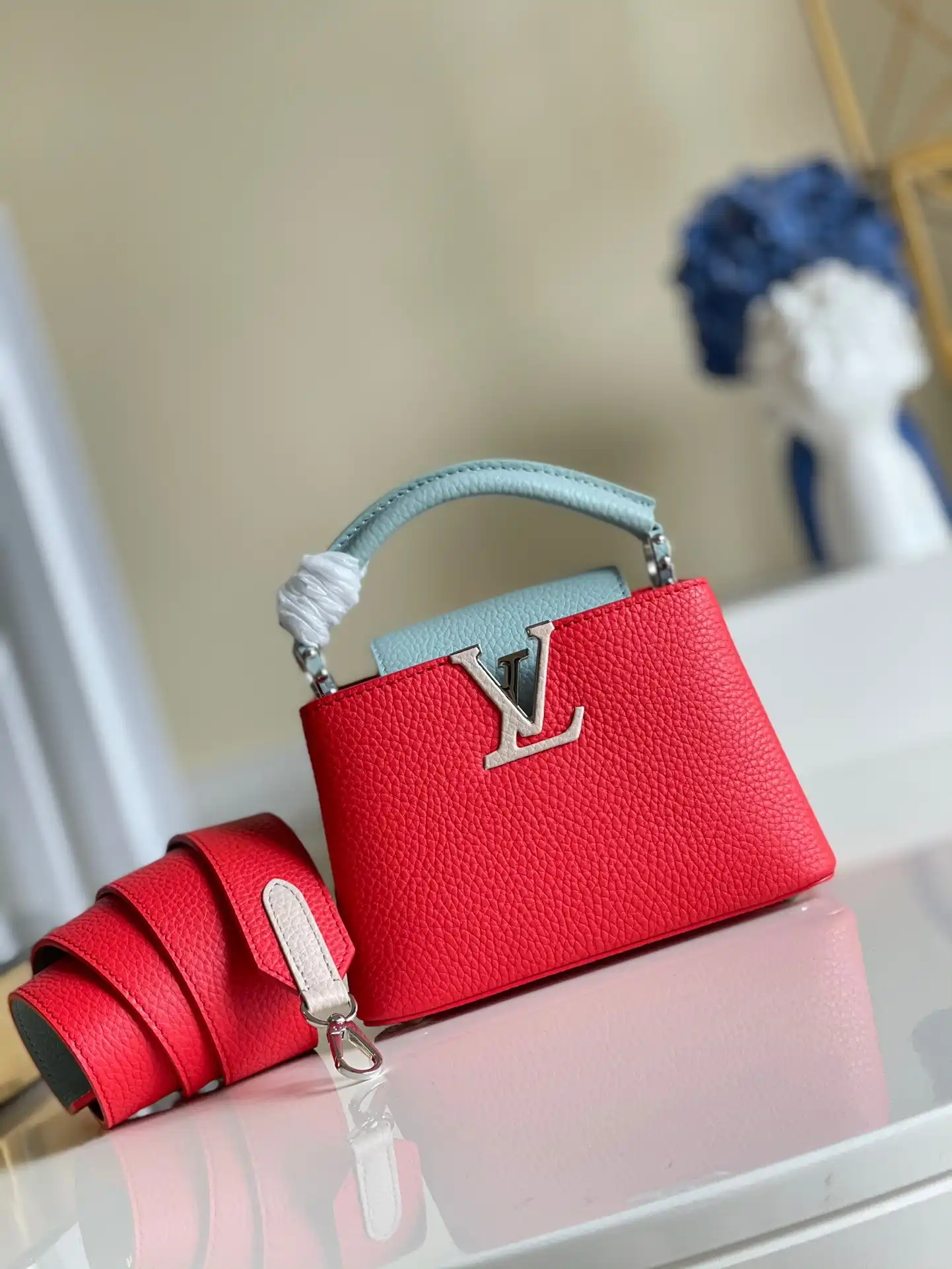 LOUIS VUITTON CAPUCINES MINI