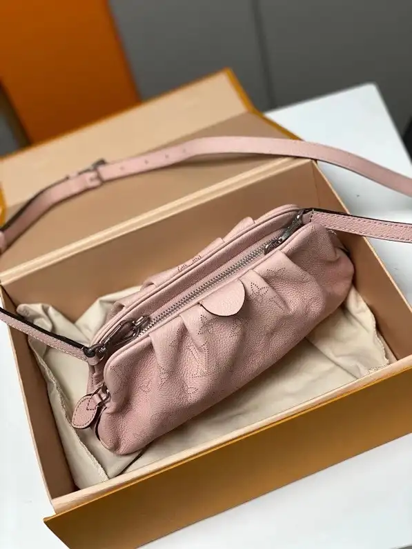 Aaa replica ru LOUIS VUITTON SCALA MINI POUCH