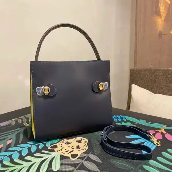 First Bag Ru TORY BURCH LEE RADZIWILL