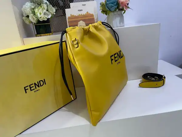 FENDI PACK MEDIUM POUCH