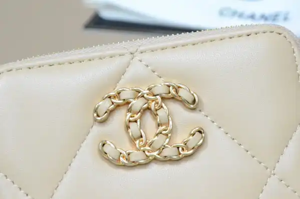 CHANEL 19 ZIPPED COIN PURSE