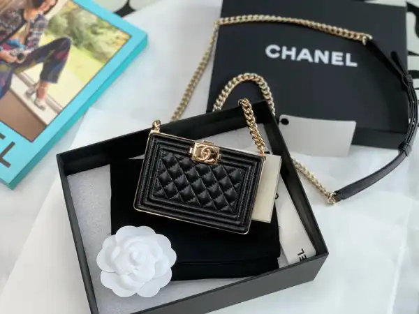 CHANEL BOY MINAUDIERE