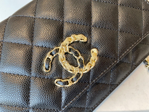 CL CHAIN WALLET CAVIAR