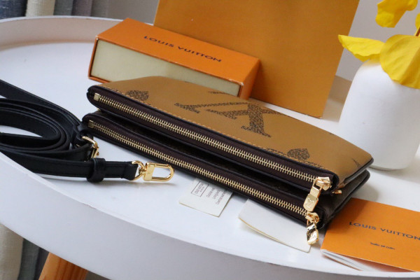 HOT SALE LOUIS VUITTON DOUBLE ZIP POCHETTE