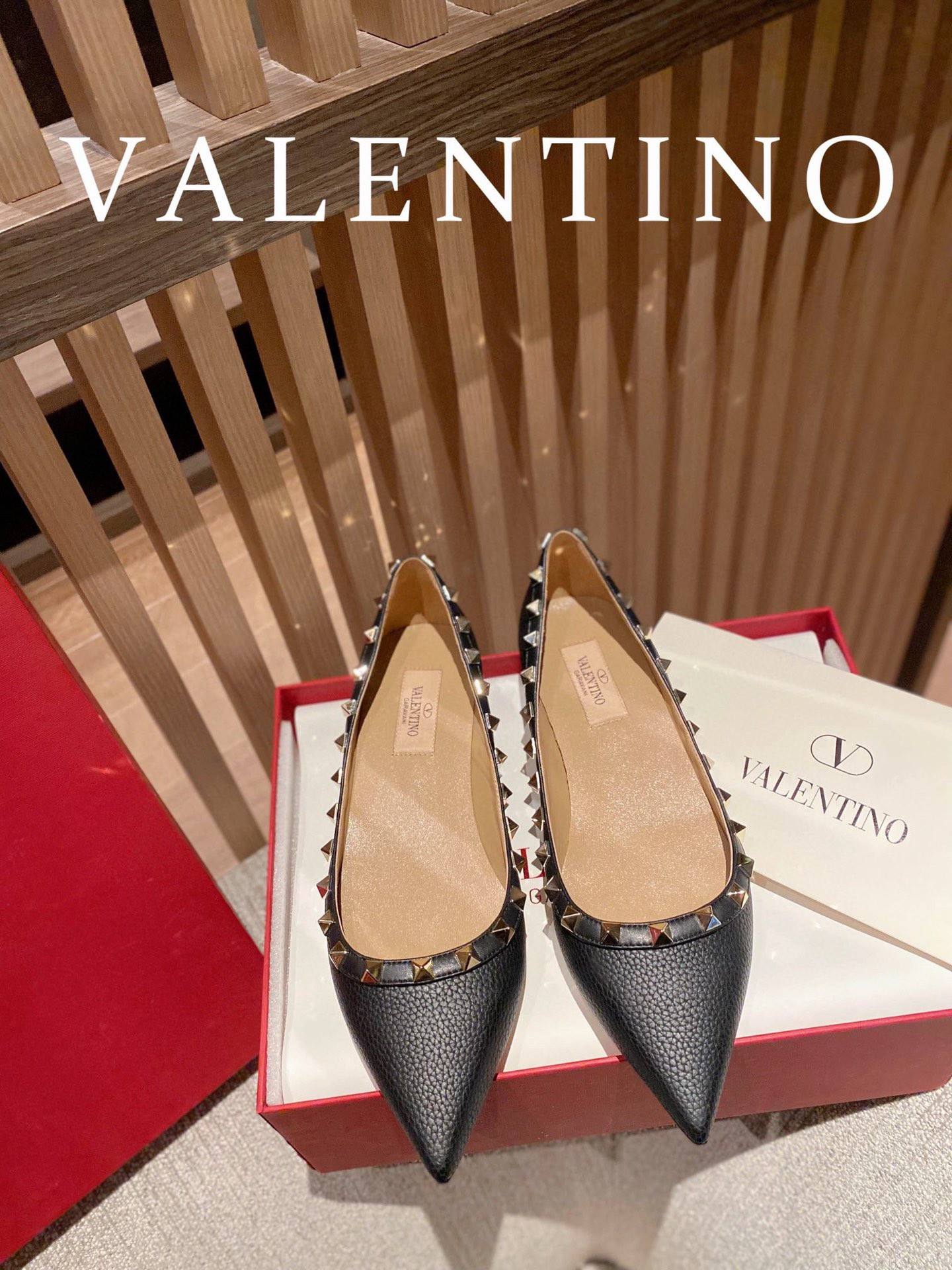 VALENTINO ROCKSTUD FLAT