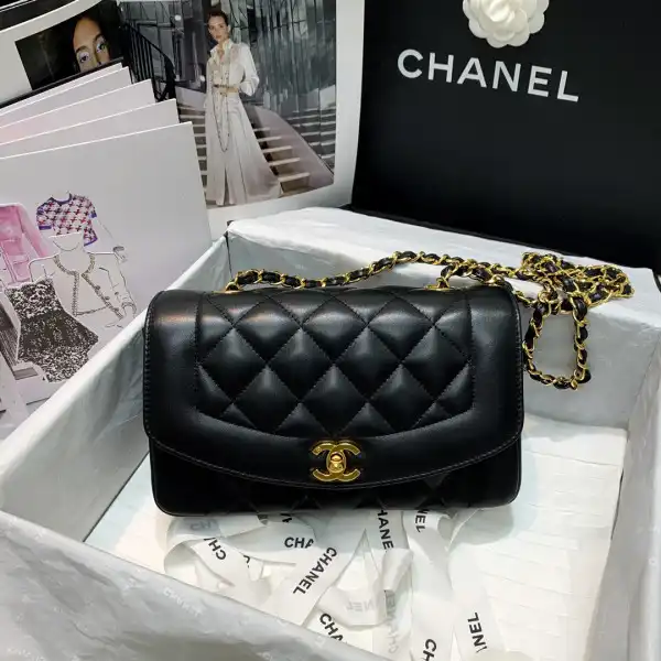 First bag ru CHANEL FLAP BAG