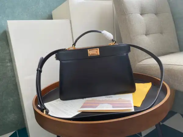 Yupoo bagsoffer FENDI PEEKABOO ISEEU EAST-WEST