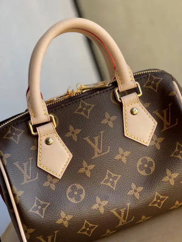 Repladies offers premium fake Louis bags at unbeatable prices. Our products are cheap because we focus on direct sales Louis Vuitton SPEEDY BANDOULIÈRE 20