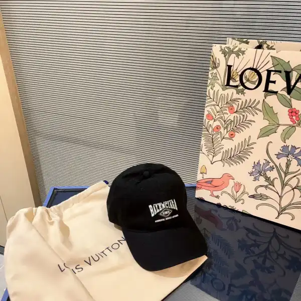 Firstbag Ru BALENCIAGA LOGO CAP