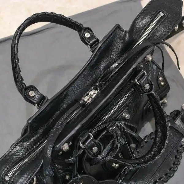 Frstbag ru BALENCIAGA NEO CAGOLE XS HANDBAG