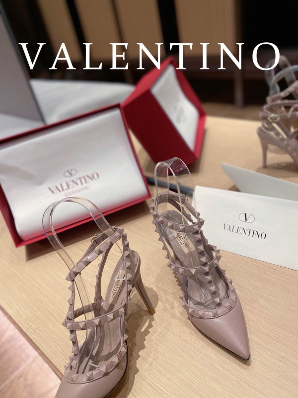 HOT SALE VALENTINO ROCKSTUD SANDAL