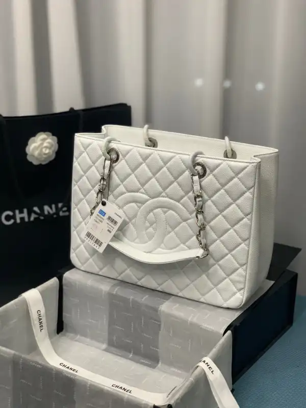 Firstbag Ru CHANEL TOTE BAG