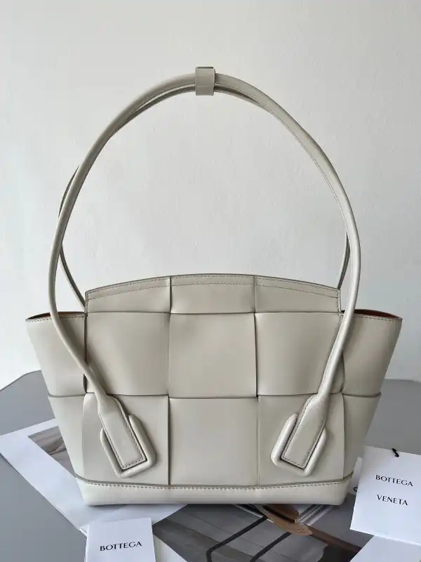 Frstbag ru BOTTEGA VENETA ARCO