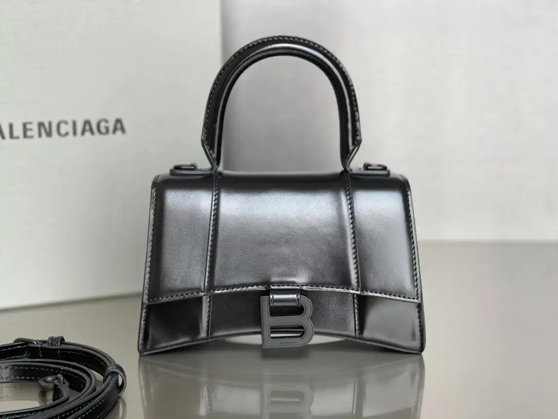 Frstbag ru BALENCIAGA HOURGLASS