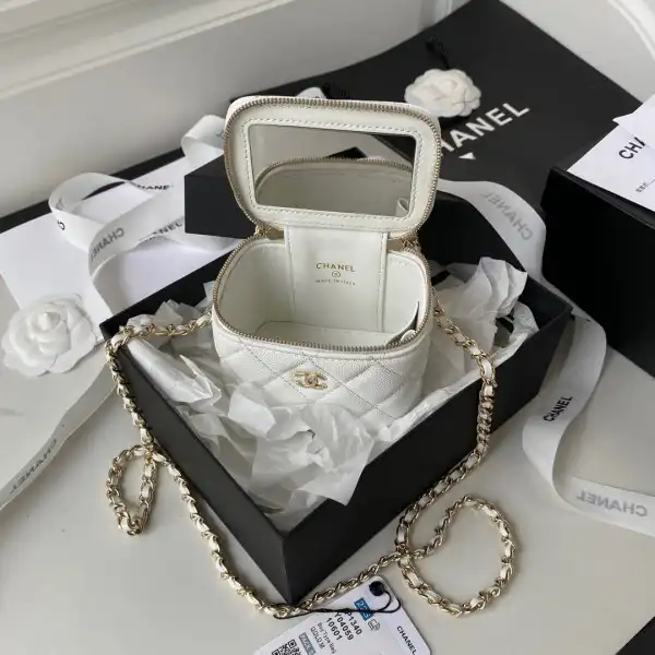 Yupoo bagsoffer CL SMALL VANITY WITH CHAIN