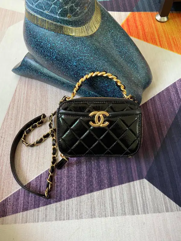 CHANEL SMALL VANITY CASE