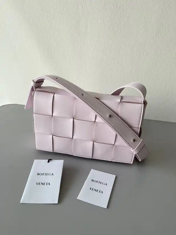 BOTTEGA VENETA CASSETTE