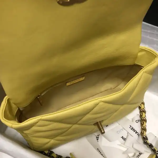 CHANEL 19 FLAP BAG