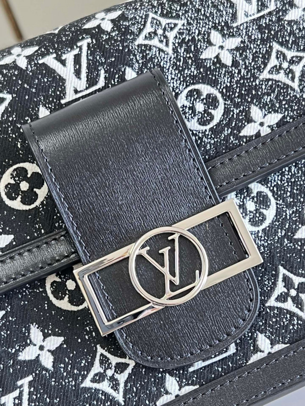 LOUIS VUITTON DAUPHINE MM