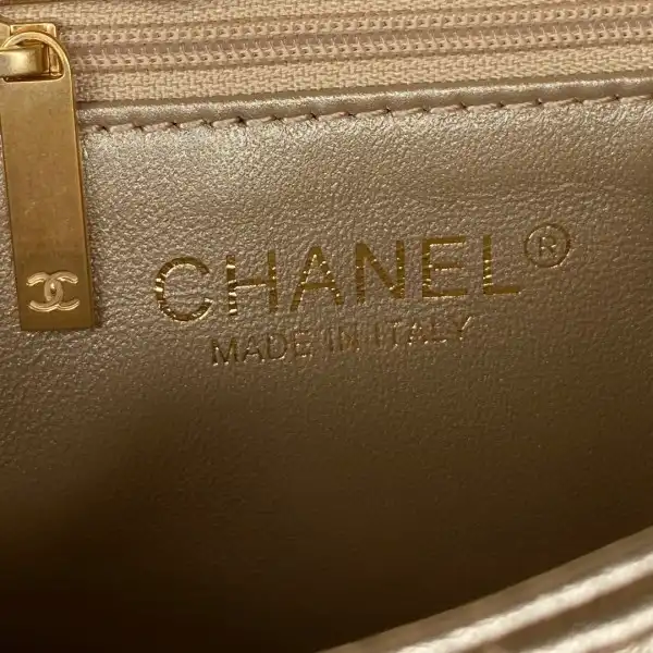 CHANEL SMALL FLAP BAG