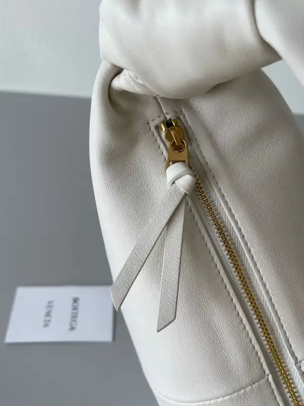 First bag ru BOTTEGA VENETA MINI DOUBLE KNOT