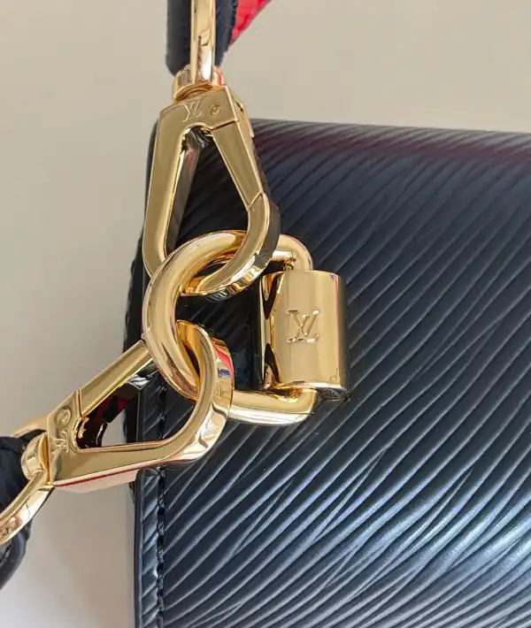 First bag ru LOUIS VUITTON TWIST MM