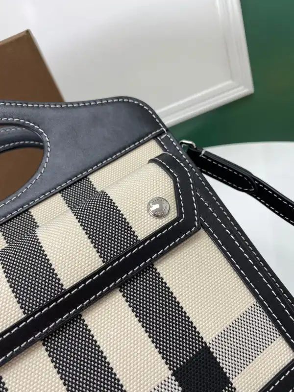 Bagsoffer BURBERRY Pocket Bag