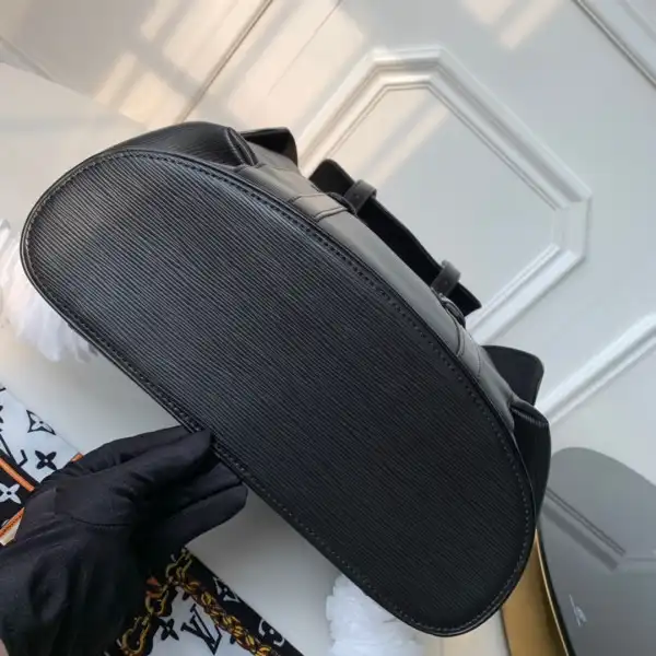 First Bag Ru LOUIS VUITTON CHRISTOPHER PM