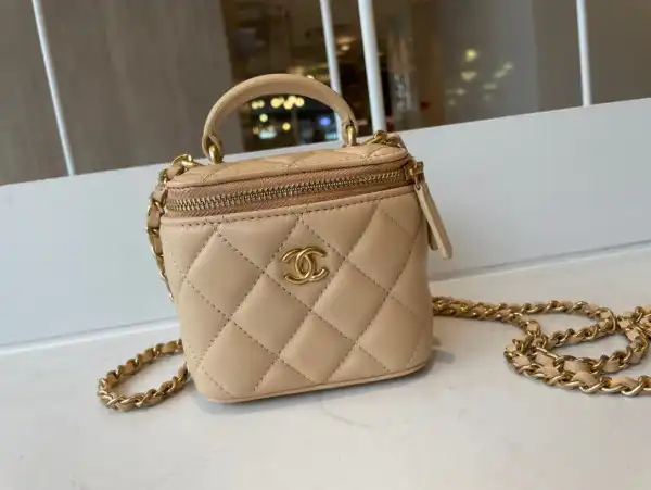 CHANEL VANITY CASE