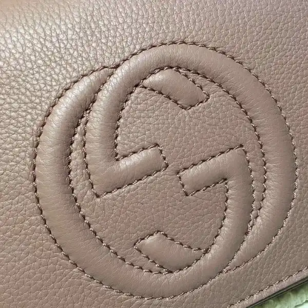 Affordable Gucci soho chain bag