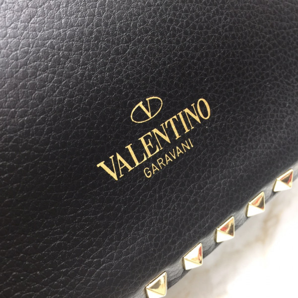 HOT SALE VALENTINO MEDIUM GRAIN CALFSKIN LEATHER ROCKSTUD BAG