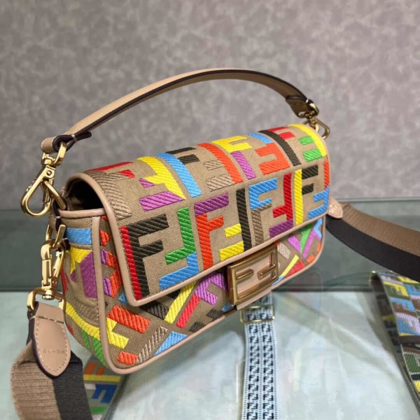 FENDI BAGUETTE