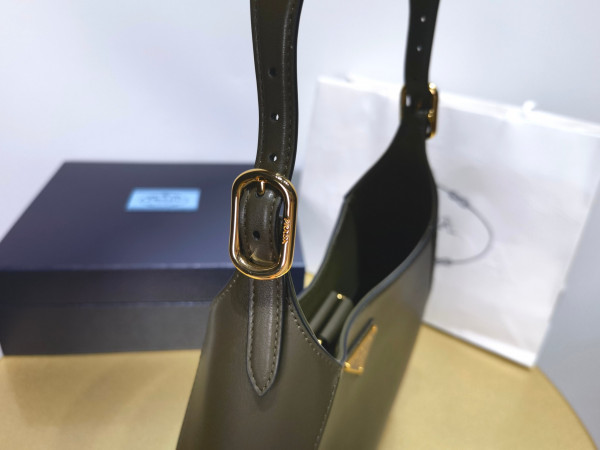 HOT SALE Prada Leather shoulder bag